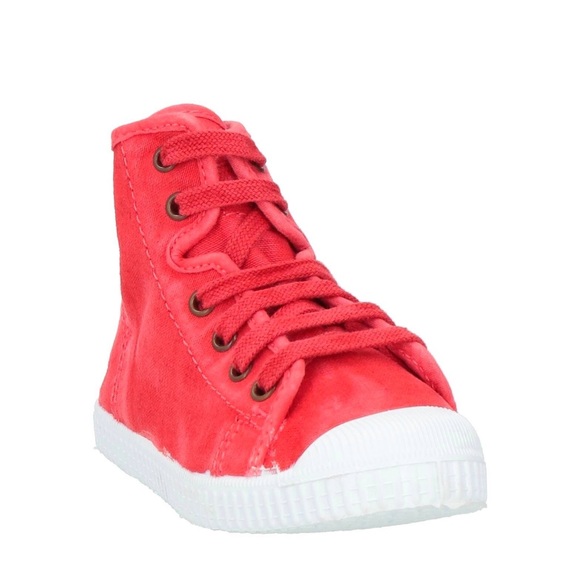 I am:) What (: I am canvas red sneakers - Picture 2 of 4